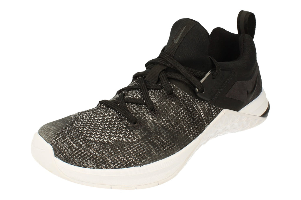 Metcon flyknit shop 3 women's black